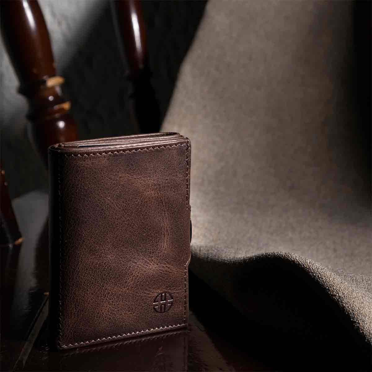 Mens Leather Trifold Wallet 
